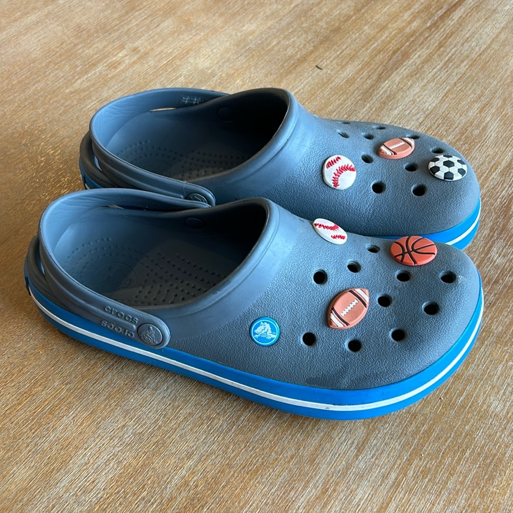 Crocs with jibbitz. EUC